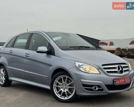 Серый Мерседес Б-класс, объемом двигателя 1.7 л и пробегом 119 тыс. км за 8900 $, фото 1 на Automoto.ua