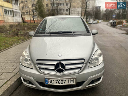 Мерседес Б-клас 2010 у Львові на Automoto.ua Сірий Мерседес Б-клас, об'ємом двигуна 1.99 л та пробігом 347 тис. км за 7299 $, фото 1 на Automoto.ua