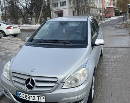 Серый Мерседес Б-класс, объемом двигателя 2 л и пробегом 104 тыс. км за 10300 $, фото 1 на Automoto.ua