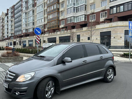 Серый Мерседес Б-класс, объемом двигателя 1.99 л и пробегом 174 тыс. км за 7500 $, фото 1 на Automoto.ua