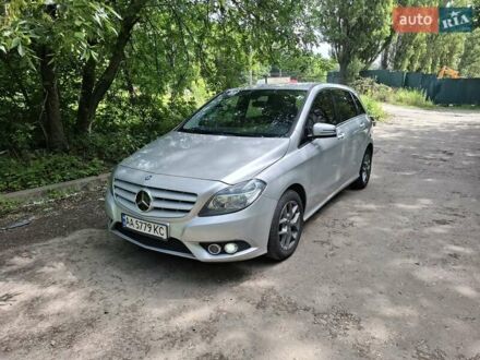 Мерседес Б-класс 2012 в Киеве на Automoto.ua Серый Мерседес Б-класс, объемом двигателя 1.8 л и пробегом 250 тыс. км за 8999 $, фото 1 на Automoto.ua