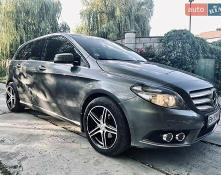 Серый Мерседес Б-класс, объемом двигателя 1.8 л и пробегом 340 тыс. км за 10500 $, фото 1 на Automoto.ua