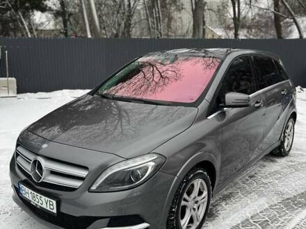 Сірий Мерседес Б-клас, об'ємом двигуна 0 л та пробігом 106 тис. км за 10000 $, фото 1 на Automoto.ua