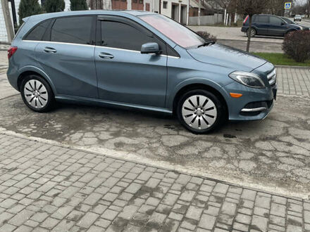 Серый Мерседес Б-класс, объемом двигателя 0 л и пробегом 164 тыс. км за 8500 $, фото 1 на Automoto.ua