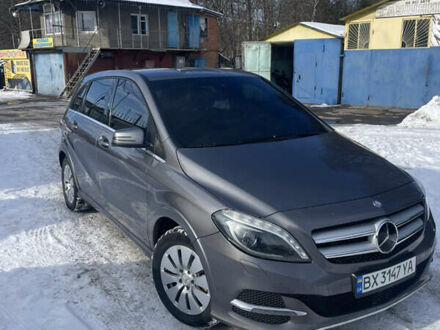 Сірий Мерседес Б-клас, об'ємом двигуна 0 л та пробігом 125 тис. км за 11000 $, фото 1 на Automoto.ua