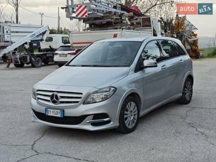 Мерседес Б-класс 2015 в Черкассах на Automoto.ua Серый Мерседес Б-класс, объемом двигателя 1.6 л и пробегом 139 тыс. км за 6000 $, фото 1 на Automoto.ua