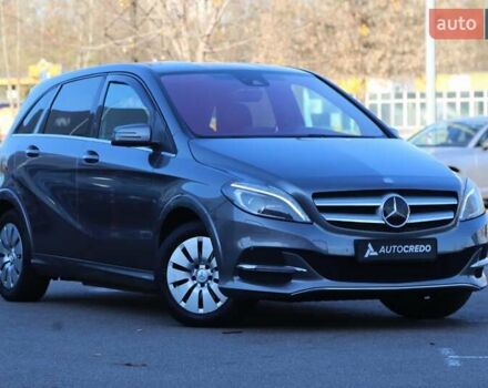 Серый Мерседес Б-класс, объемом двигателя 0 л и пробегом 144 тыс. км за 9900 $, фото 1 на Automoto.ua