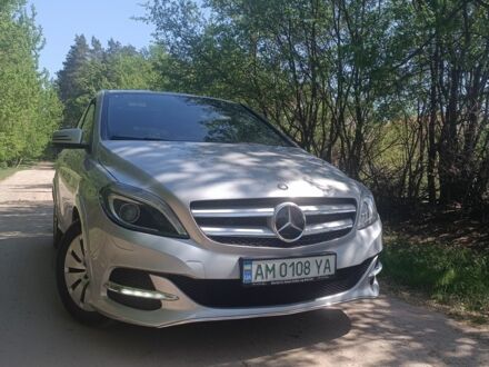 Сірий Мерседес Б-клас, об'ємом двигуна 0 л та пробігом 188 тис. км за 9098 $, фото 1 на Automoto.ua