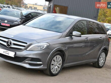 Серый Мерседес Б-класс, объемом двигателя 0 л и пробегом 112 тыс. км за 9999 $, фото 1 на Automoto.ua