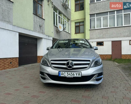 Серый Мерседес Б-класс, объемом двигателя 0 л и пробегом 153 тыс. км за 10500 $, фото 1 на Automoto.ua