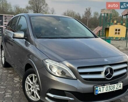 Серый Мерседес Б-класс, объемом двигателя 0 л и пробегом 104 тыс. км за 11000 $, фото 1 на Automoto.ua