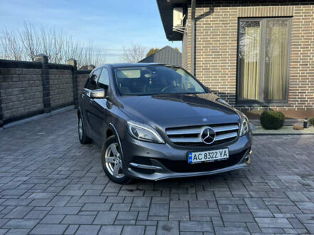 Серый Мерседес Б-класс, объемом двигателя 0 л и пробегом 116 тыс. км за 11700 $, фото 1 на Automoto.ua