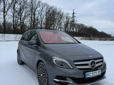 Серый Мерседес Б-класс, объемом двигателя 0 л и пробегом 92 тыс. км за 10800 $, фото 1 на Automoto.ua