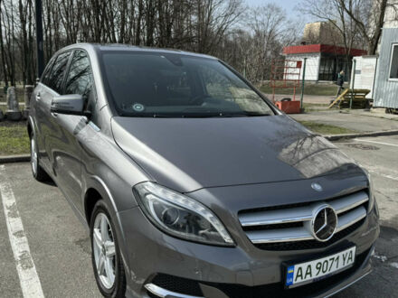 Сірий Мерседес Б-клас, об'ємом двигуна 0 л та пробігом 110 тис. км за 14499 $, фото 1 на Automoto.ua
