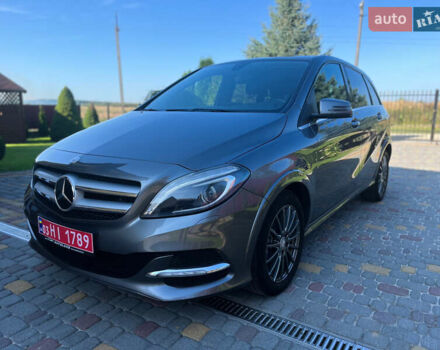 Сірий Мерседес Б-клас, об'ємом двигуна 0 л та пробігом 132 тис. км за 9700 $, фото 1 на Automoto.ua
