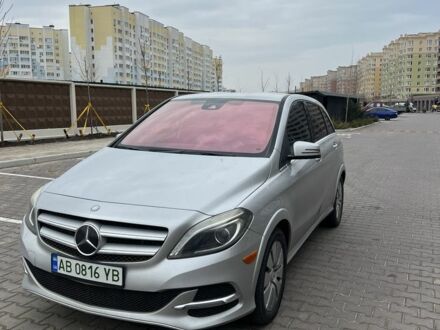 Сірий Мерседес Б-клас, об'ємом двигуна 0 л та пробігом 106 тис. км за 13600 $, фото 1 на Automoto.ua