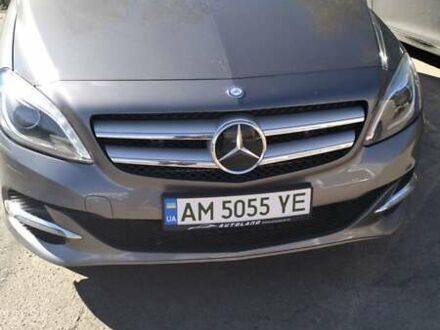 Сірий Мерседес Б-клас, об'ємом двигуна 0 л та пробігом 136 тис. км за 12850 $, фото 1 на Automoto.ua