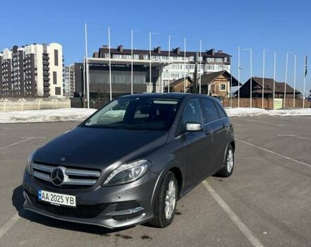 Серый Мерседес Б-класс, объемом двигателя 0 л и пробегом 138 тыс. км за 11000 $, фото 1 на Automoto.ua