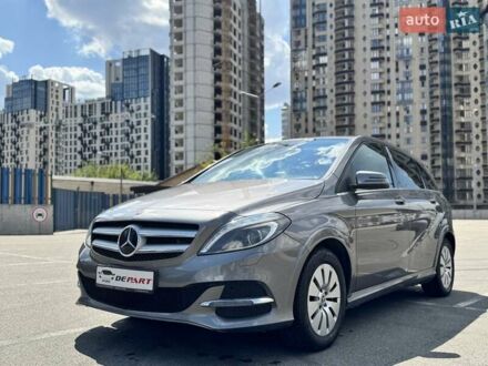 Мерседес Б-класс 2017 в Киеве на Automoto.ua Серый Мерседес Б-класс, объемом двигателя 0 л и пробегом 126 тыс. км за 10300 $, фото 1 на Automoto.ua