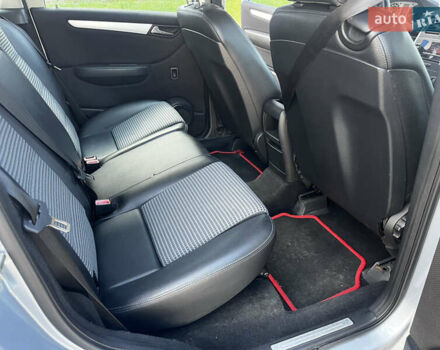 Синий Мерседес Б-класс, объемом двигателя 2.04 л и пробегом 181 тыс. км за 6000 $, фото 16 на Automoto.ua