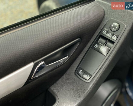 Синій Мерседес Б-клас, об'ємом двигуна 2 л та пробігом 235 тис. км за 7099 $, фото 24 на Automoto.ua