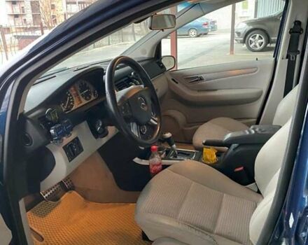 Синий Мерседес Б-класс, объемом двигателя 2 л и пробегом 233 тыс. км за 8700 $, фото 4 на Automoto.ua