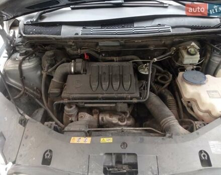 Синий Мерседес Б-класс, объемом двигателя 2 л и пробегом 275 тыс. км за 5400 $, фото 16 на Automoto.ua