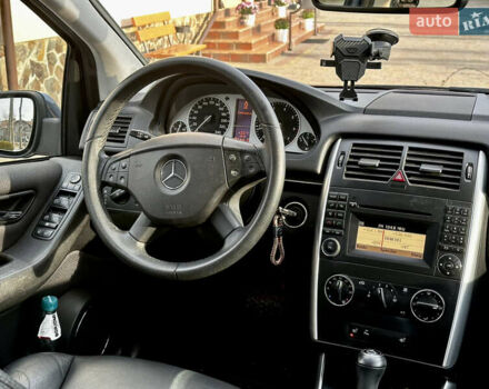 Синий Мерседес Б-класс, объемом двигателя 2 л и пробегом 230 тыс. км за 7500 $, фото 4 на Automoto.ua