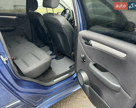 Синій Мерседес Б-клас, об'ємом двигуна 1.99 л та пробігом 285 тис. км за 6500 $, фото 23 на Automoto.ua