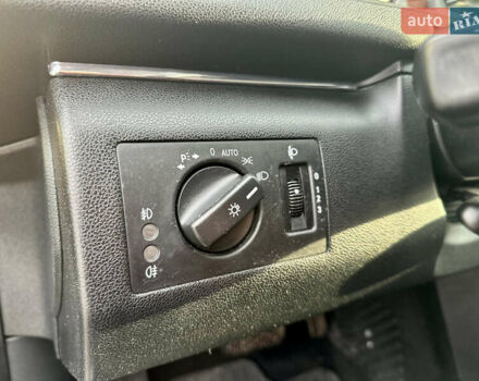 Синий Мерседес Б-класс, объемом двигателя 2 л и пробегом 230 тыс. км за 7500 $, фото 24 на Automoto.ua