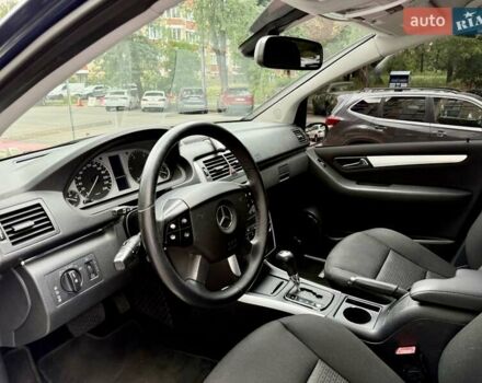 Синій Мерседес Б-клас, об'ємом двигуна 2 л та пробігом 230 тис. км за 6600 $, фото 12 на Automoto.ua