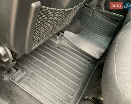 Синий Мерседес Б-класс, объемом двигателя 1.7 л и пробегом 78 тыс. км за 8500 $, фото 17 на Automoto.ua