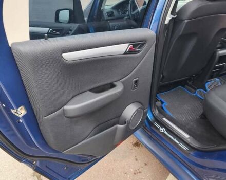 Синий Мерседес Б-класс, объемом двигателя 2 л и пробегом 328 тыс. км за 7800 $, фото 37 на Automoto.ua