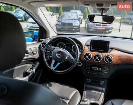 Синий Мерседес Б-класс, объемом двигателя 0 л и пробегом 128 тыс. км за 8390 $, фото 24 на Automoto.ua