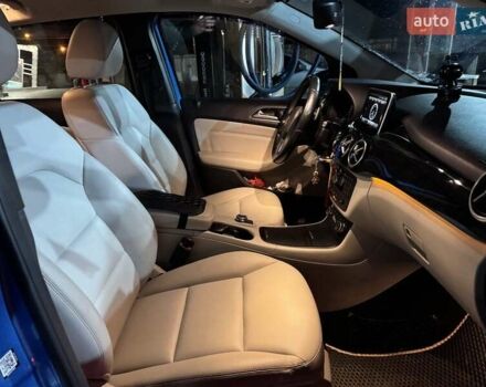 Синий Мерседес Б-класс, объемом двигателя 0 л и пробегом 128 тыс. км за 11000 $, фото 13 на Automoto.ua