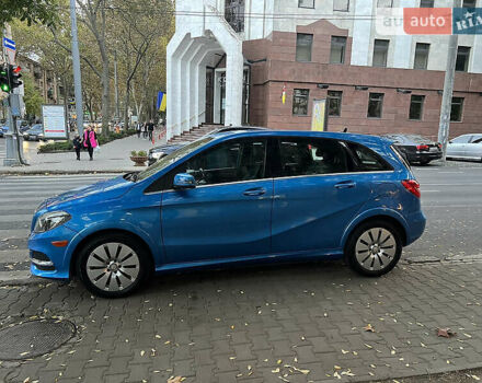 Синий Мерседес Б-класс, объемом двигателя 0 л и пробегом 62 тыс. км за 10000 $, фото 6 на Automoto.ua