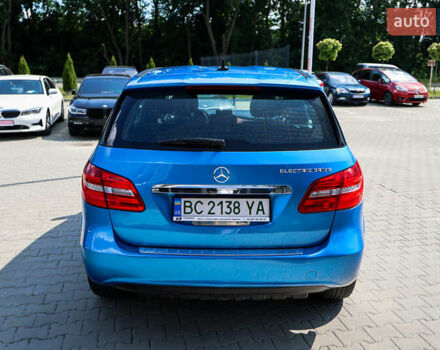 Синий Мерседес Б-класс, объемом двигателя 0 л и пробегом 128 тыс. км за 8390 $, фото 10 на Automoto.ua