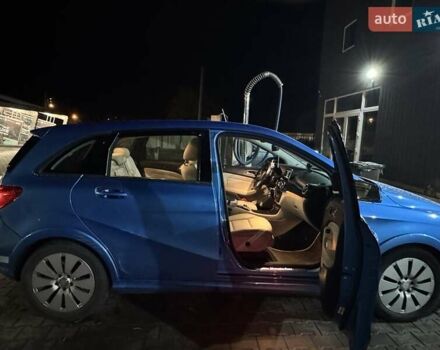 Синий Мерседес Б-класс, объемом двигателя 0 л и пробегом 128 тыс. км за 11000 $, фото 5 на Automoto.ua