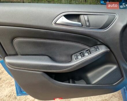 Синій Мерседес Б-клас, об'ємом двигуна 0 л та пробігом 136 тис. км за 9998 $, фото 24 на Automoto.ua