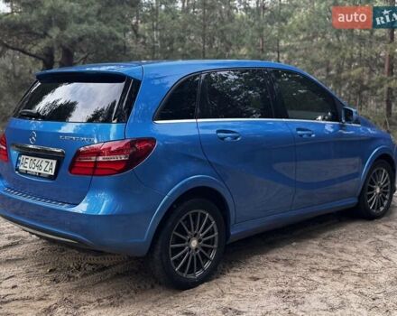 Синій Мерседес Б-клас, об'ємом двигуна 0 л та пробігом 136 тис. км за 9998 $, фото 11 на Automoto.ua