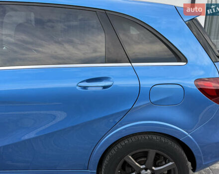 Синий Мерседес Б-класс, объемом двигателя 0 л и пробегом 89 тыс. км за 9300 $, фото 7 на Automoto.ua