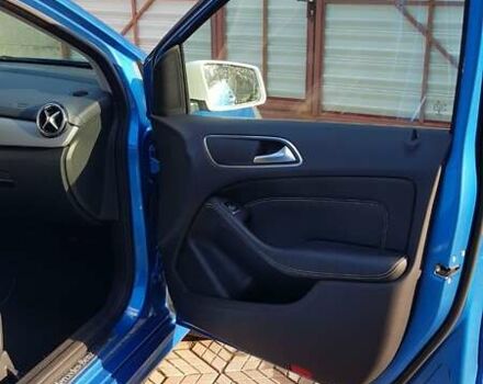 Синий Мерседес Б-класс, объемом двигателя 0 л и пробегом 182 тыс. км за 12800 $, фото 13 на Automoto.ua