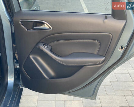 Синий Мерседес Б-класс, объемом двигателя 0 л и пробегом 124 тыс. км за 10550 $, фото 18 на Automoto.ua