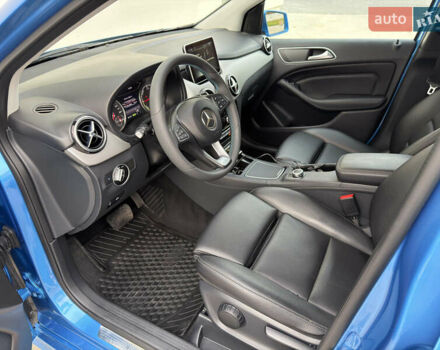 Синий Мерседес Б-класс, объемом двигателя 0 л и пробегом 122 тыс. км за 9399 $, фото 10 на Automoto.ua