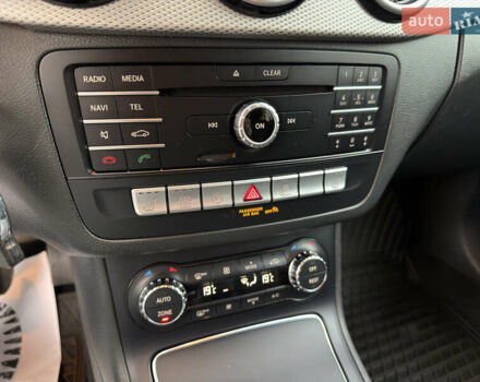 Синий Мерседес Б-класс, объемом двигателя 0 л и пробегом 122 тыс. км за 9399 $, фото 13 на Automoto.ua