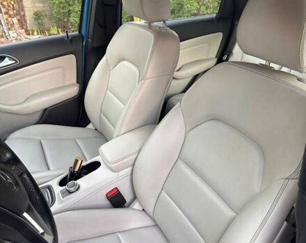 Синий Мерседес Б-класс, объемом двигателя 0 л и пробегом 95 тыс. км за 14000 $, фото 9 на Automoto.ua