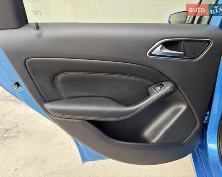 Синий Мерседес Б-класс, объемом двигателя 0 л и пробегом 122 тыс. км за 9399 $, фото 22 на Automoto.ua