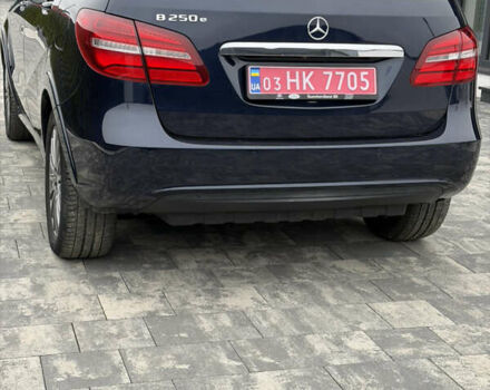 Синий Мерседес Б-класс, объемом двигателя 0 л и пробегом 61 тыс. км за 9750 $, фото 5 на Automoto.ua