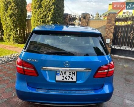 Синий Мерседес Б-класс, объемом двигателя 0 л и пробегом 95 тыс. км за 14000 $, фото 5 на Automoto.ua