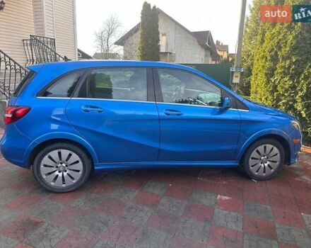 Синий Мерседес Б-класс, объемом двигателя 0 л и пробегом 95 тыс. км за 14000 $, фото 3 на Automoto.ua